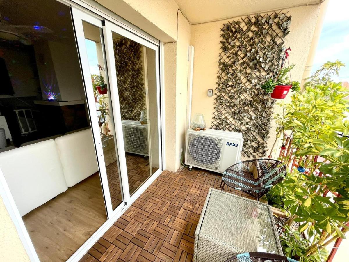 Casa En Masnou Junto A Playa Y Tren Villa ภายนอก รูปภาพ