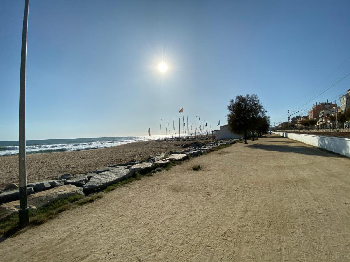 Casa En Masnou Junto A Playa Y Tren Villa ภายนอก รูปภาพ